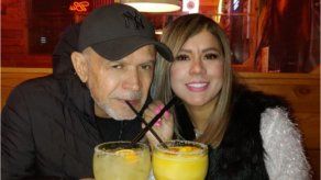 {alttext(Boris Reyes y Susan Elizabeth Castillo,Susan Elizabeth Castillo celebra su aniversario #20 )}