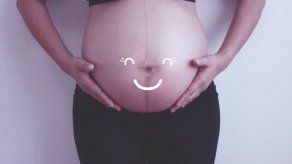 ¿Por qué sale una línea oscura en la panza de las embarazadas?