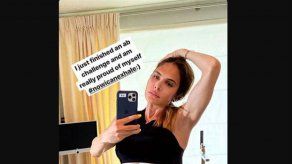 Ayda Field presume de abdominales