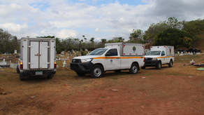 Instituto de Medicina Legal y Ciencias Forenses entierra restos no reclamados.