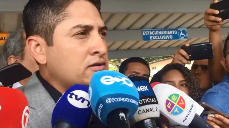Diputado Alfredo Fello Pérez presenta demanda de un millón de dólares contra La Prensa