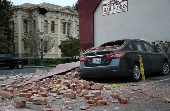 Fuerte sismo golpea California