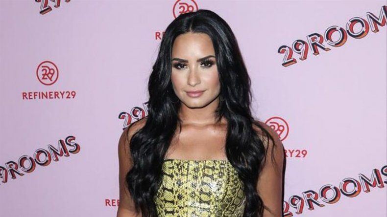 Demi Lovato ataca sin piedad a Perez Hilton en Twitter