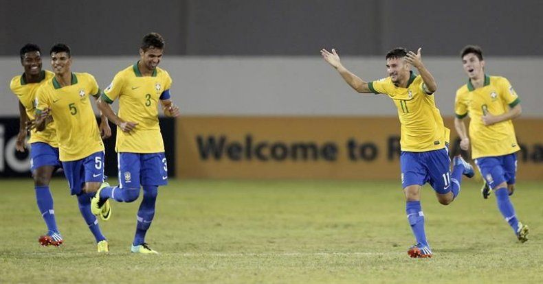 Brasil golea 3-0 a Honduras y llega a octavos con paso perfecto