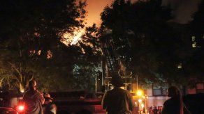 Interrogan a sospechoso de incendio de edificio en Chicago