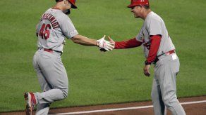 Cardenales ganan a Piratas con grand slam de Goldschmidt