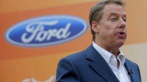Presidente de Ford dice que es vital que EEUU evite el precipicio fiscal