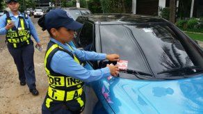 Lanzan campaña Parkeate bien para evitar la obstrucción con vehículos