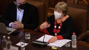 La alta comisionada de las Naciones Unidas y expresidenta de Chile, Michelle Bachelet, participa en una sesión de la Comisión de Sistema Político en la Convención Constitucional, en Santiago.