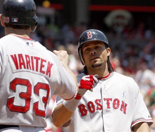 Medias Rojas envían a Crisp a Reales a cambio de Ramírez