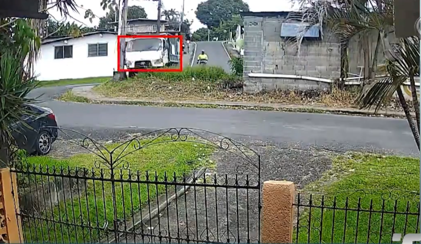 Camión sin frenos choca contra una vivienda en Río Abajo y provoca daños estructurales.