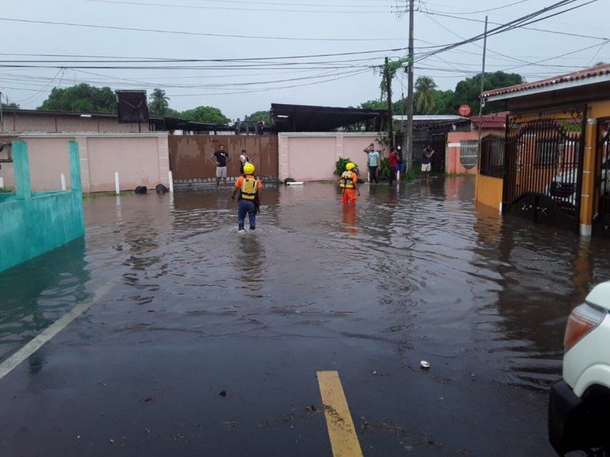 Lluvias Provocan Deslizamientos, Inundaciones Y Afectan Producción De ...