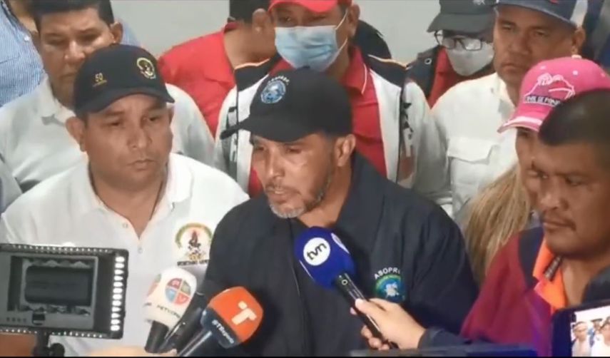 Dirigentes gremiales hicieron el anuncio la noche del sábado.