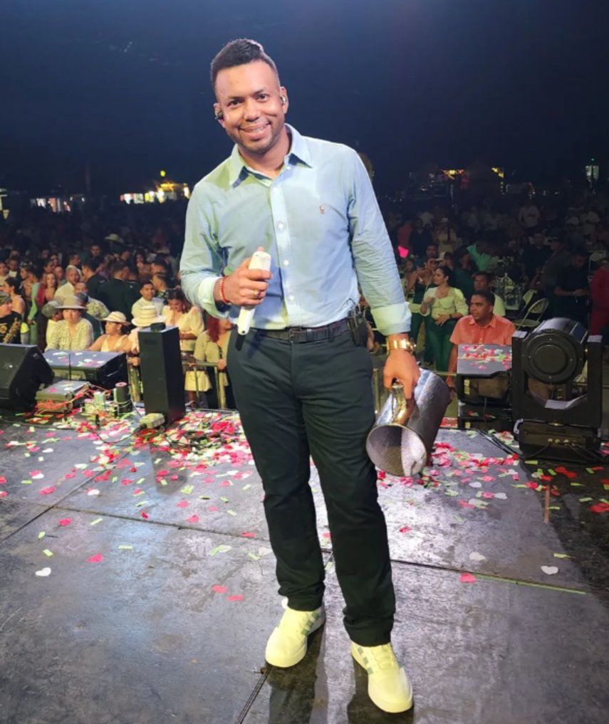 Alejandro Torres revoluciona playa con su presencia