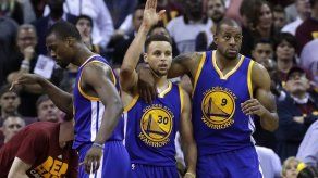Los Warriors cumplen su palabra y se colocan a un triunfo de revalidar título