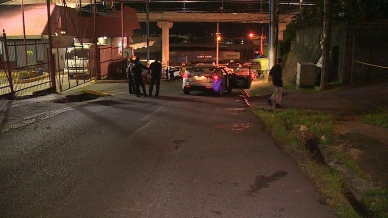 Capturan a dos sujetos en El Crisol tras robo a un minisúper