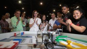 Más de 600 estudiantes miden su ingenio en la V Olimpiada de Robótica