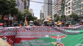 Manifestantes marchan en Bolivia en apoyo al gobierno