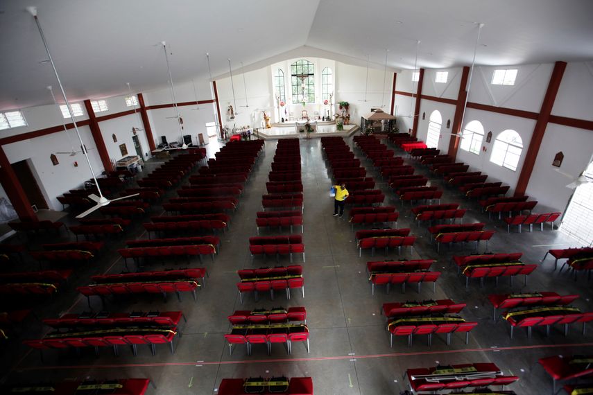 El aforo en los templos y sitios de reunión se amplía a un 50% (cincuenta por ciento) y 80% (ochenta por ciento) de la capacidad del lugar.