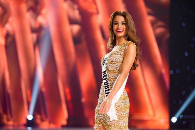 Desfile en traje de gala - Preliminar del Miss Universo