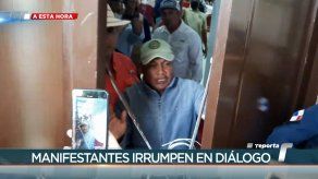 Manifestantes irrumpen mesa de trabajo en Veraguas