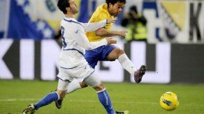 Brasil sufre y gana con autogol a Bosnia