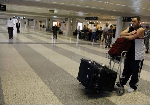 Guatemala decreta alerta en aeropuerto por riesgo de ébola