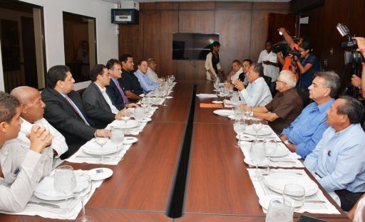 Grupo de Molirena Vive se une a filas del PRD para apoyar a Navarro