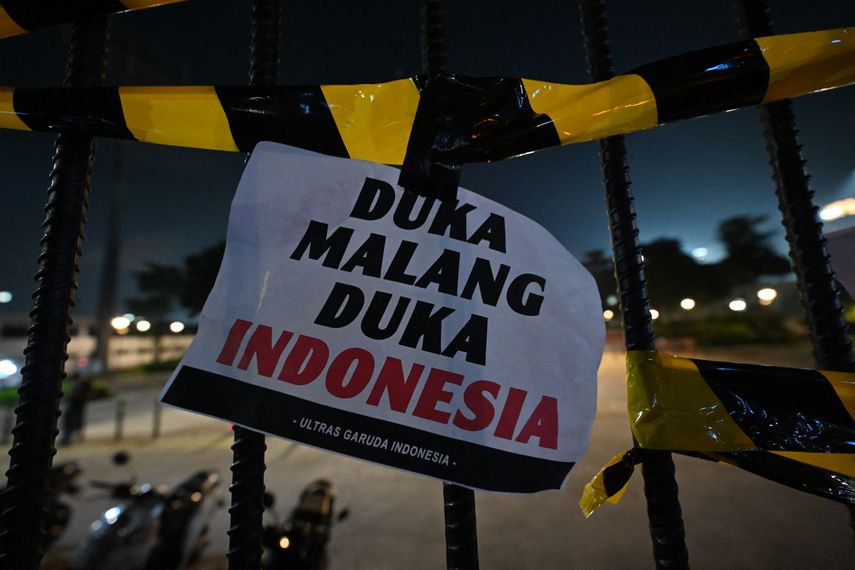 La Asociación de Fútbol de Indonesia (PSSI) suspendió los partidos de fútbol por una semana.