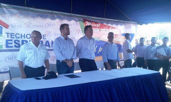 Entregan 100 viviendas de programa Techos de Esperanza en Pacora