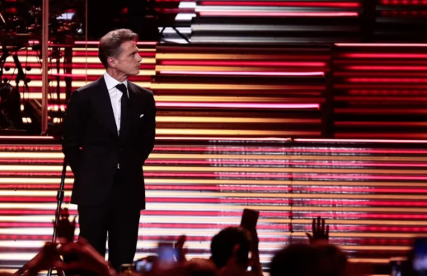Luis Miguel anuncia su gira musical para 2024