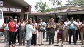 Docentes del Moscote insisten en traslado de directora del plantel