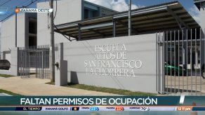 Docentes de la Escuela Altos de San Francisco se encuentran en huelga de brazos caídos