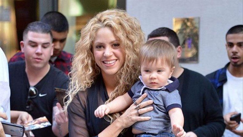 Shakira lanza nueva aplicación bilingüe para ayudar a otros padres