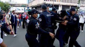 Los ciudadanos realizaron una protesta en los predios de la Asamblea Nacional.