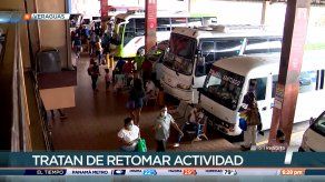 Transportistas y comerciantes reanudan sus operaciones en Santiago tras reapertura de la vía