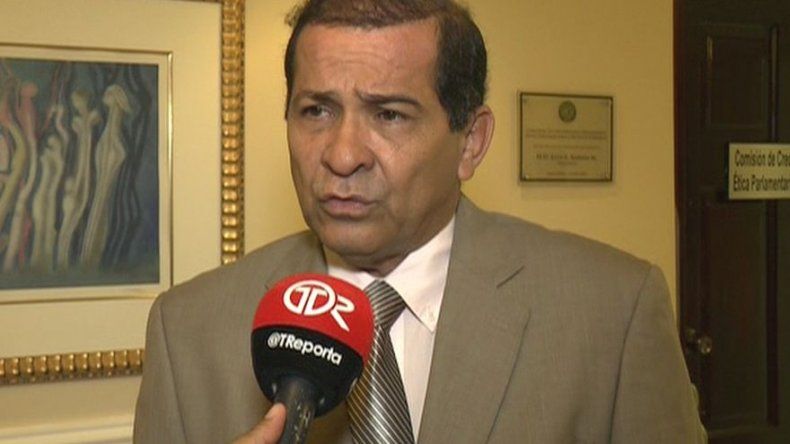 Diputados suplentes podrían demandar a Humbert tras suspensión de salarios