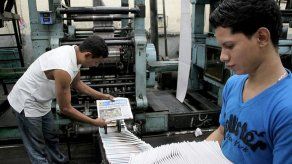 Gobierno de Nicaragua libera parte de materia prima retenida a periódico