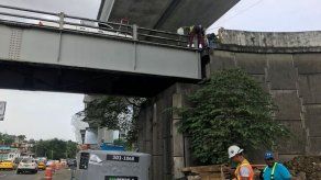 MOP trabaja en reparación del puente de Paraíso cerrado por rajadura en estructura