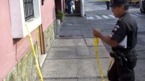 Hombre mata a su novia y a un sacerdote. El criminal se suicida