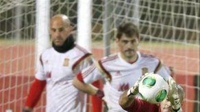 Víctor Valdés lesionado con una rotura del gemelo en amistoso en Sudáfrica