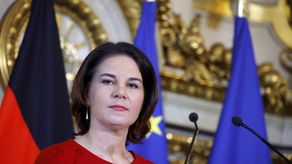 “Si una mujer presenta denuncias de ese tipo, deben ser atendidas, incluso a nivel internacional”, apuntó Baerbock, la primera ministra mujer de Relaciones Exteriores de Alemania.