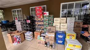 Inspectores de Aduanas retienen mercancía de presunto contrabando