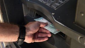 Venezuela estrena billetes bajo temor de nuevos tormentos económicos