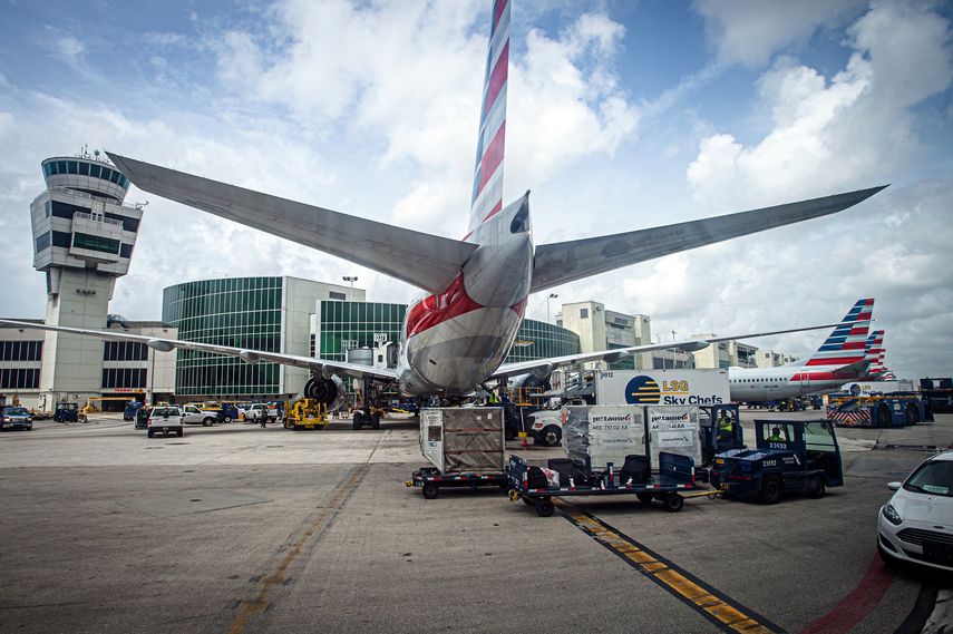 Aviones en el Aeropuerto Internacional de Miami