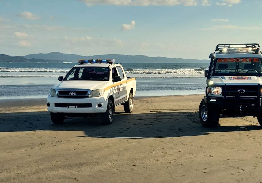 Los diferentes estamentos de seguridad activaron un operativo de búsqueda para dar con el paradero del tercer extranjero en la playa Santa Catalina.