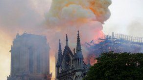 No es seguro que se pueda salvar la catedral de Notre Dame de París