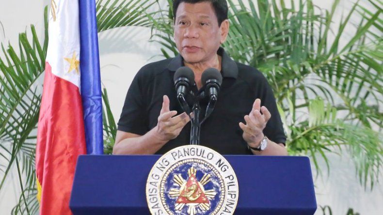Duterte contento de matar a sospechosos por drogas