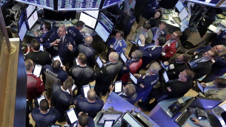 Suben acciones en Wall Street impulsadas por el sector salud