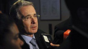 Uribe sugiere hacer una suspensión condicionada de diálogos con las FARC